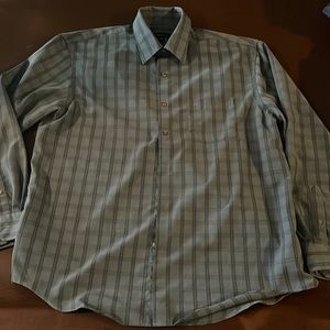 Beautifully colored Van Heusen dress shirt